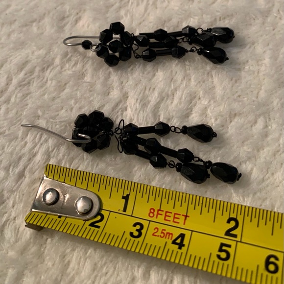 Four sets of earrings - Picture 8 of 12